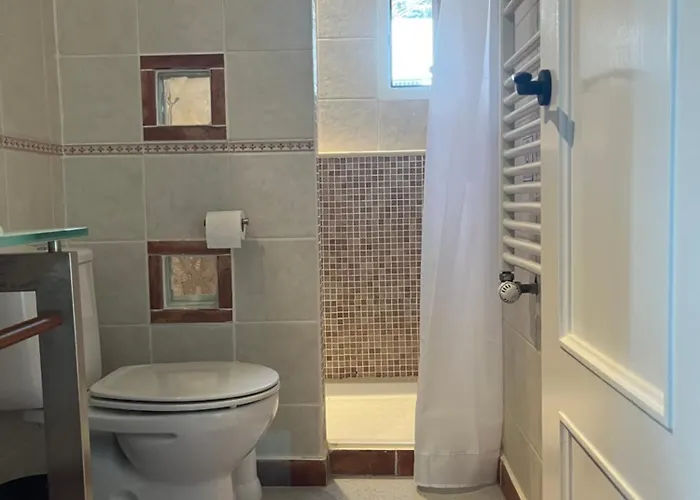 Apartamento Arriba Stijlvol Met Zwembad En Tuin