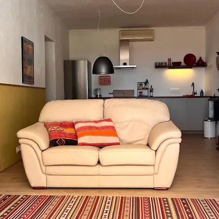 Apartamento Arriba Stijlvol Met Zwembad En Tuin